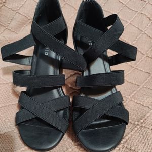 Torrid strappy black wedges